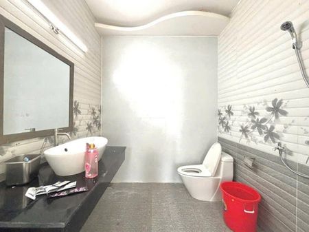 Cho thuê căn hộ ban công, Q4, ở Tôn Thất Thuyết, gần ĐH Nguyễn Tất Thành, ĐH Luật, Chợ Xóm Chiếu