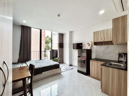 Cho thuê studio ban công full nội thất, thang máy tận cửa cách ĐH Văn Lang CS2 chỉ 5p chạy xe