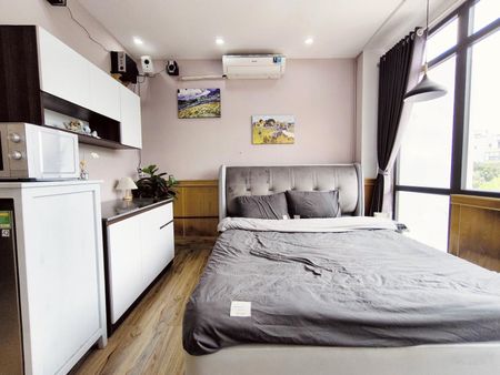 Cho thuê studio ban công tầng cao view thoáng MT đường Trường Sa, ngay chân cầu Lê Văn Sỹ giáp Q1
