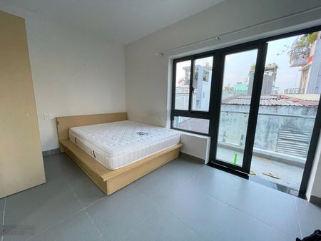 Cho thuê phòng quận 4, ban công, máy giặt riêng, gần đh luật