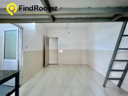 Trống Sẵn Duplex SIÊU RỘNG (3-4 người ở được) có Thang Máy ngay Chợ HIỆP THÀNH