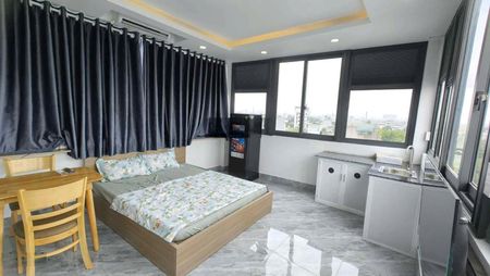 Căn hộ cửa sổ lớn view mặt kính ngay cầu sắt gần trường văn lang vlu3