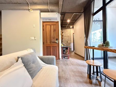 Căn phòng full nội thất tông gỗ ~40m2 ở được 2 người ngay đường Nơ Trang Long gần Văn Lang