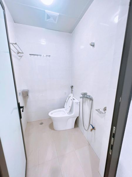 569 lạc long quân - rộng 30m2, PCCC đầy đủ, full đồ nội thất
