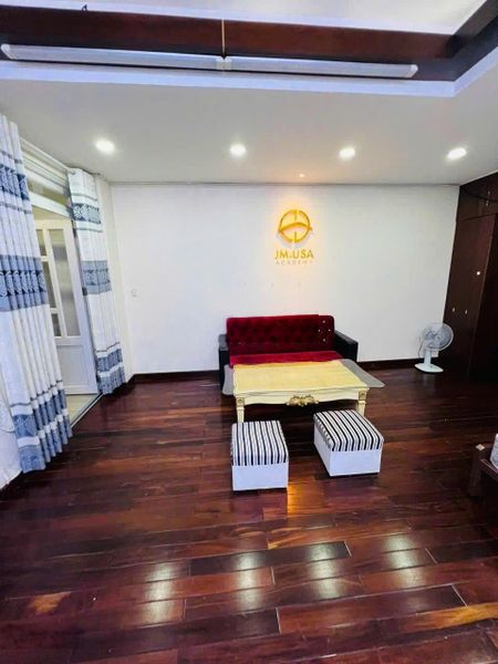Phòng cho thuê ban công khu Trung Sơn, gần cầu Him Lam, Q7: 40m2, nội thất đầy đủ. 7 triệu/tháng
