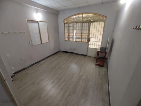 Không chung chủ - phòng mới sơn, WC riêng, 25m2, cửa sổ, ban công rộng, rất thoáng, Lê Văn Sỹ Q3
