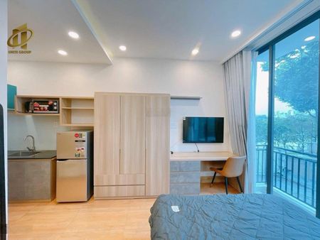 Studio ban công view sông,40m2,ngay trường sa ,full nội thất