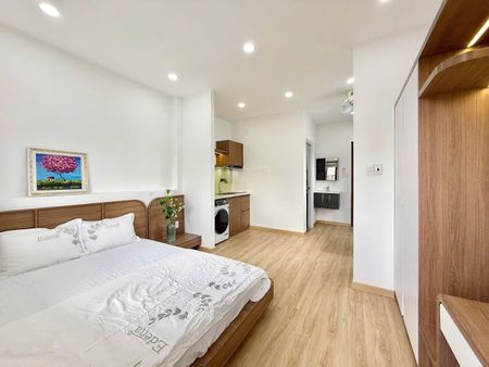 Thuê ngay căn phòng 30m2 ngay Xô Viết Nghệ Tĩnh, Bình Thạnh gần Hutech, UEF - LH Kane 0339712360