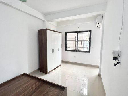 Cho thuê phòng 30m, 1 ngủ 1 khách tại Đội Cấn, gần Đường Bưởi giá cho sinh viên ở chỉ 6 triệu/tháng