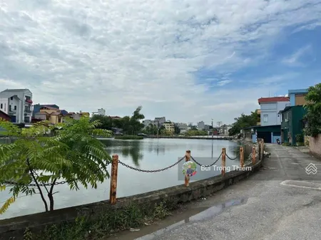 Bán 52m đất view hồ đầm tranh, long biên mặt ô tô tránh vỉa hè rộng
