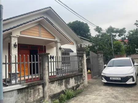 Bán 244m2 đất dữu lâu việt trì. sẵn nhà mái thái còn mới
