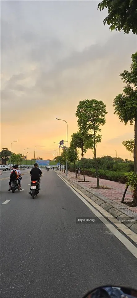 Bán lô đất cự khối 52m2, view hồ, vỉa hè, oto tránh, giá đầu tư, xây nhà ở sướng