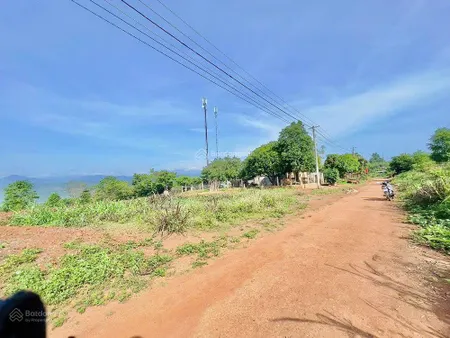 Đak smar kbang gia lai lô đất đẹp với diện tích 1400m2 (20*70) 20m ngang bám bê tông 400m2 tc