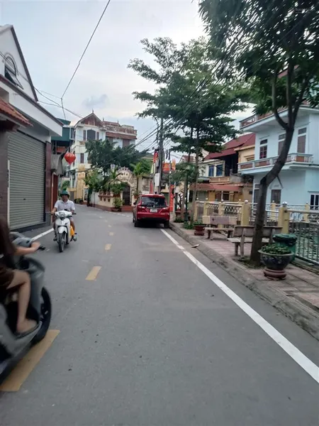 Á hậu thôn nội đức thượng hoài đức