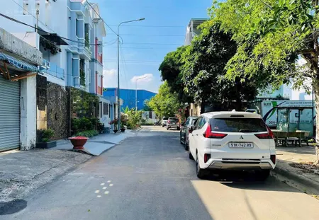 Bán đất kdc phú nhuận đường lê thị riêng, đối diện ubnd quận 12, diện tích 5x18m, giá 5.6 tỷ tl
