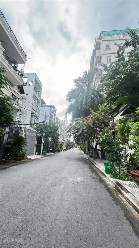 Bán đất quận 7 lâm văn bền 200m2 hxh ngang lớn 9m chỉ 14 tỷ còn thương lượng, thích hợp xây chdv