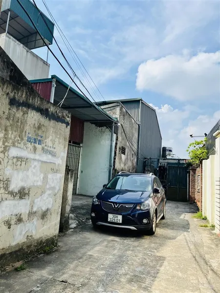 Chính chủ gửi bán mảnh đất đẹp 7 chỗ vào đất. vị trí lô góc ngõ thông. cực đẹp