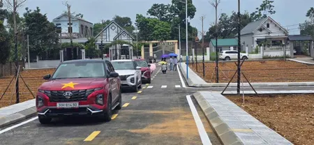 Bán cắt lỗ mảnh này để trả lãi ngân hàng . 100 mét vuông vắn ngay cổng đại học quốc gia hà nội