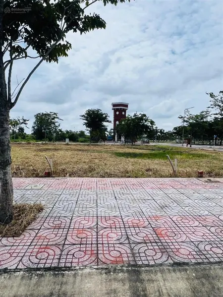 Gấp! nền full thổ vuông vức hạ 830tr ra nhanh đường đt824 lương bình, bến lức vị trí giáp hựu thạnh
