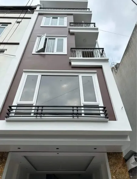 NHÀ ĐẸP KHU VỰC ĐƯỜNG PHẠM VĂN ĐỒNG-  CẦU THĂNG  LONG 
DT30M2 - 5 TẦNG - GIÁ HƠN 5 TỶ - GOI CHO EM NGAY
