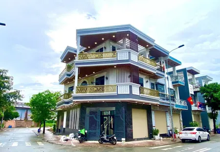 SIÊU PHẨM CĂN GÓC HAI MẶT TIỀN FULL NỘI THẤT 
NGÃ TƯ BÌNH CHUẨN BÌNH DƯƠNG CŨ