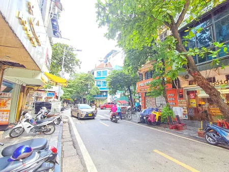 Mặt phố Hàng Nón Hoàn Kiếm 34m² 4 tầng 1 sổ full thổ cư nở hậu kinh doanh sầm uất chỉ 36 tỷ