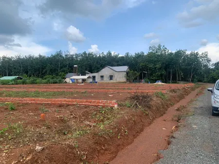 Bán gấp lô đất Bình Phước 370m2 mặt tiền 18m gần 2 KCN hỗ trợ sang tên trước luôn