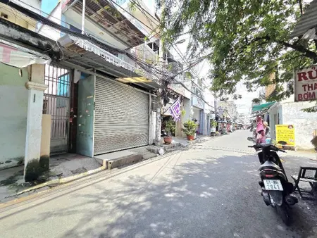HẺM XE TẢI THÔNG F9 GV - BÁN ĐẤT TẶNG NHÀ, THUÊ  20 TR/TH, 126M2 (5,3x23) - KHU KINH DOANH TỐT