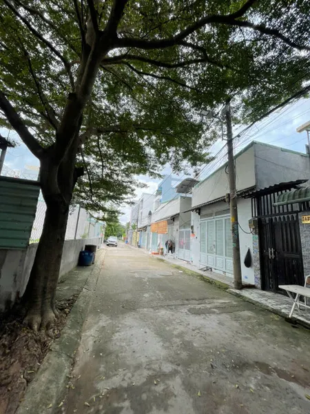231--- BÁN NHANH LÔ ĐẤT GIÁ RẺ - GẦN HOÀNG DIỆU 2 - P. LINH TRUNG  -OTO VÀO THOẢI MÁI - NGANG 6M