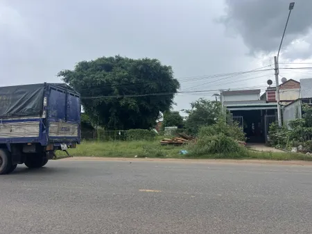 Bán đất 1097.9m² ngang 20m giá 240 triệu Xã Tân Phú
