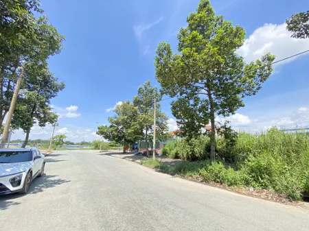 Nền Biệt Thự dt 220m² ngang 10m view Sông Vàm Cỏ, Chợ Long Cang, giá 4 tỷ 150