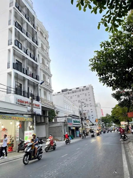 Bán nhà mặt tiền Đường Số ngay Lâm Văn Bền, Q7. 4,7x23m 1 trệt lửng 2 lầu. 0942183868