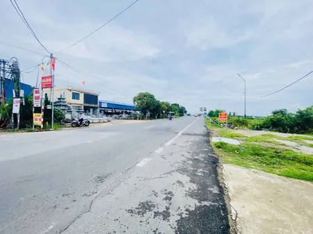Đất Thị Trấn Nam Phước -100m2- Đường 6m- Sát Lê Thiện Trị-Cách Quốc Lộ 500m- Giá 740 triệu
