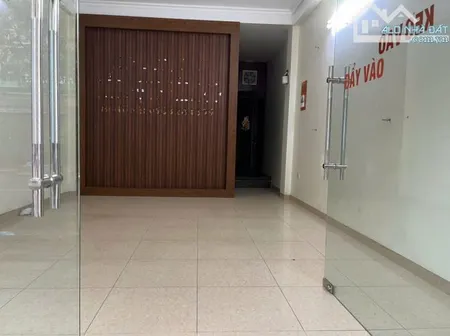 Cho thuê nhà nguyên căn làm văn phòng, cửa hàng, cửa hiệu mặt đường Yên Xá, Tân Triều