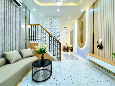 Bán nhà Huỳnh Văn Bánh sát mặt tiền, vuông vức, chỉ 5.25 tỷ TL