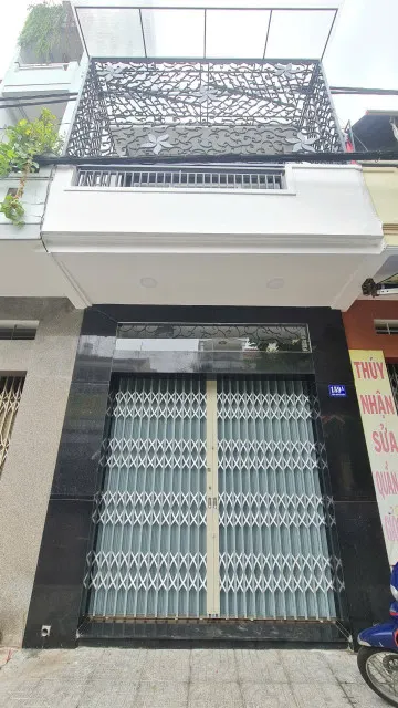 Nhà Mặt Đường Trung Tâm TP Nha Trang, Thuận lợi kinh doanh mua bán, Đầu tư