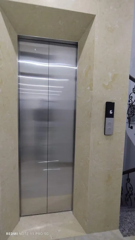 Tôi cần cho thuê nhà mới, lô góc, 103m2_ 4T; vỉa hè, Lạc Trung-28 Tr