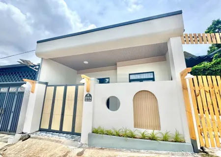 Nhà 2PN full nội thất ngay trung tâm phố. Sát ECOPARK bán 2tỷ580tr