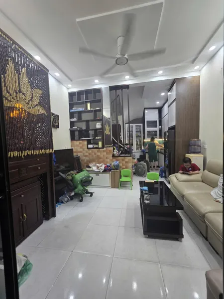 Bán Nhanh Nhà! Quan Hoa,Ngõ Thông Kinh Doanh,DT: 25m2 x 3Tầng,MT: 4.2m,Giá: 6.8 tỷ Cầu Giấy