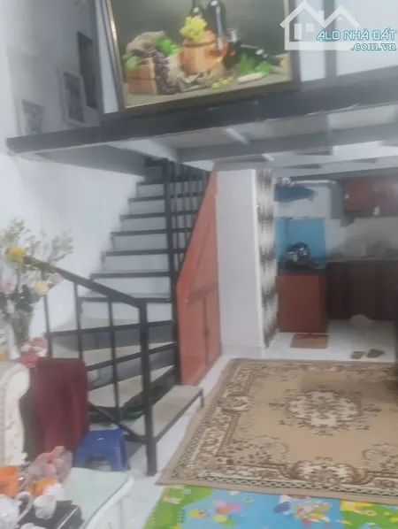 Cho thuê nhà Siêu Quần_ Tả Thanh Oai 31m, cấp 4 , 1.2 triệu/ tháng
