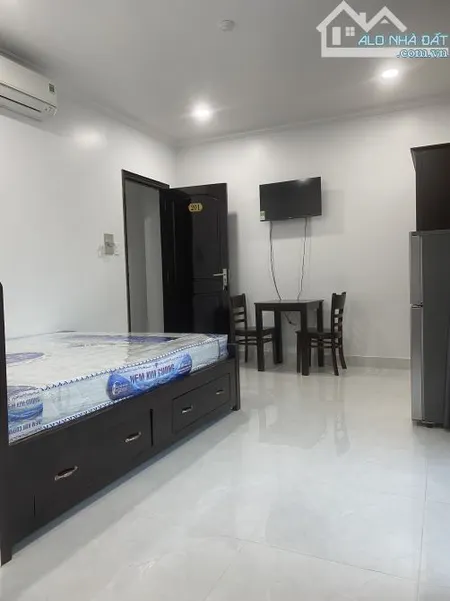 Căn hộ Studio mới_ban công thoáng_Quận 4_ngay cầu Nguyễn Văn Cừ_chợ Xóm Chiếu