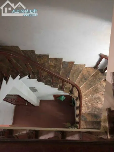 Cho thuê nhà diện tích 25m2 x 3 tầng trong ngõ hòa bình 4 minh khai