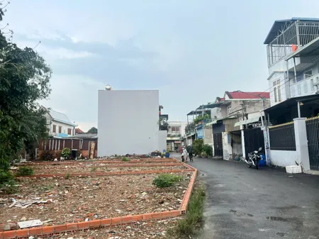 Đất đẹp 80m2, thổ cư, đường nhựa 5m, kế Chợ Dĩ An, giá cực mềm chỉ 3,1 tỷ