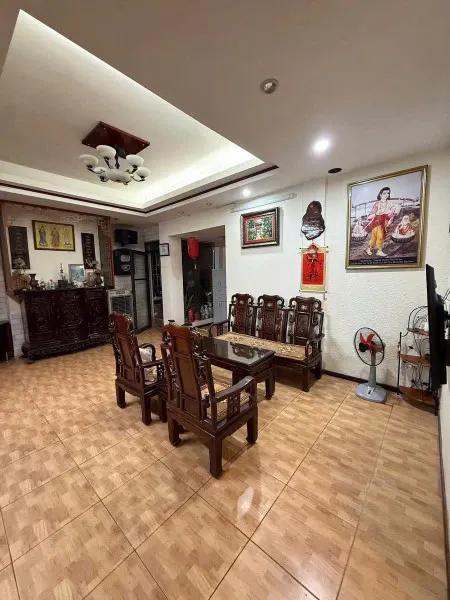Cho thuê căn hộ tập thể tầng 4 ngõ 15 Nguyễn An Ninh,  80m 3 ngủ, 1 wc, 1 khách, 9 triệu