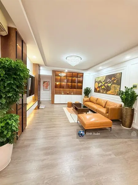 Hiếm!! tập thể phố lò đúc, dt 40/70m, toà mới chắc chắn, oto, ban công thoáng sáng