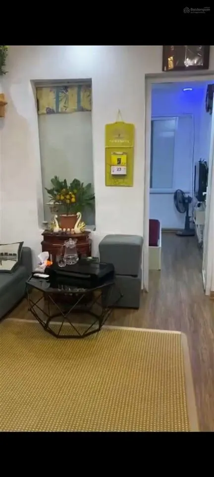 Bán gấp căn tập thể tại phố quỳnh lôi, quỳnh mai, hai bà trưng, sổ đỏ 27m2, 1pn + 1pk + bếp + wc