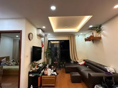 Tôi cần bán căn hộ tầng trung ban công đông nam 78m2 2pn 2vs full nội thất giá 7.7 tỷ 0856083***