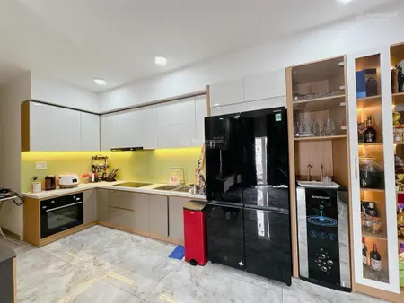 Bán ch central garden dt 82.3m2, bancon rộng 2pn, 2wc, sh chính chủ lâu dài. giá thật 5.68 tỷ tl