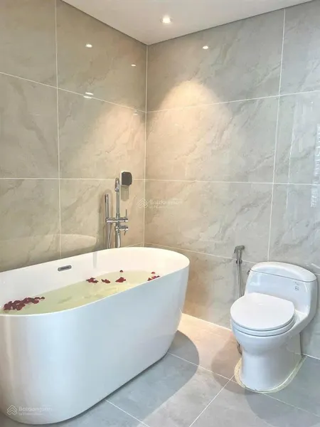 Cần bán gấp căn 3pn nội thất mới nhà đẹp vào ở liền view thoáng không bị chắn