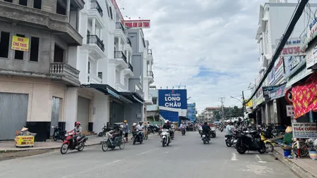 MUA NHÀ MẶT TIỀN NGÔ QUYỀN, CHỢ CÁI VỒN, NHẬN NGAY IPHONE 17 PRO MAX